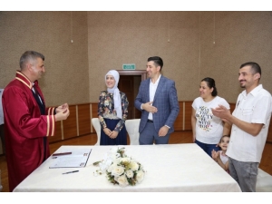 İşitme Engelli Çift, İşaret Dili İle Dünya Evine Girdi