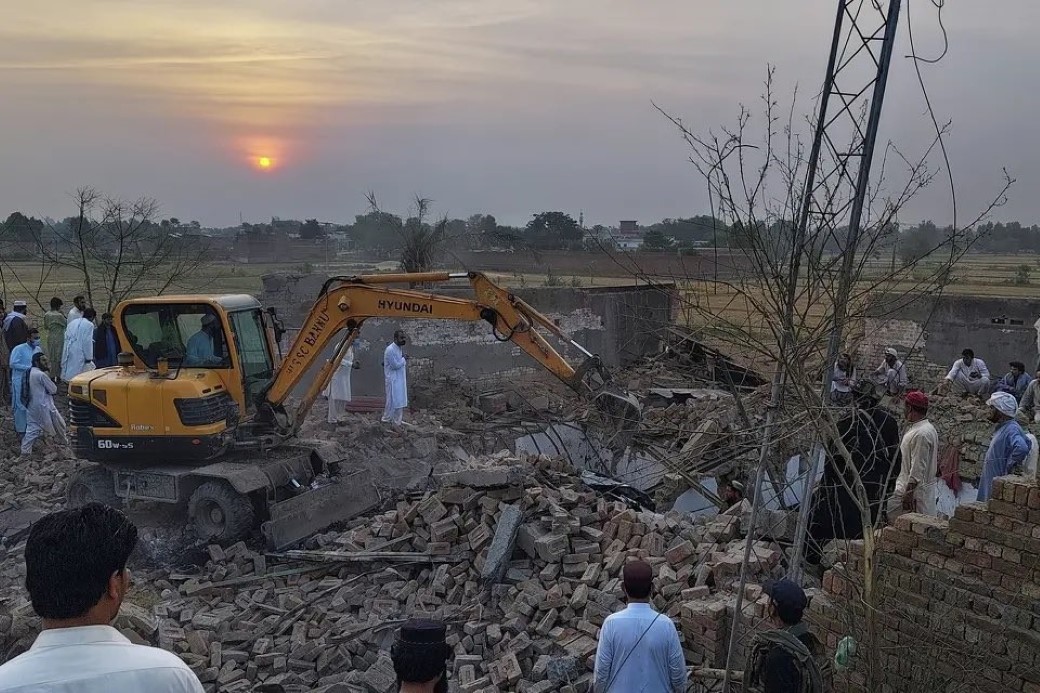 pakistan-da-karakola-bombali-saldiri-12-olu-2-yarali