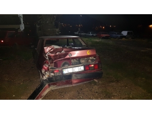 Kaza Yapıp Olay Yerinden Kaçtı, Otomobilini De Terk Etti
