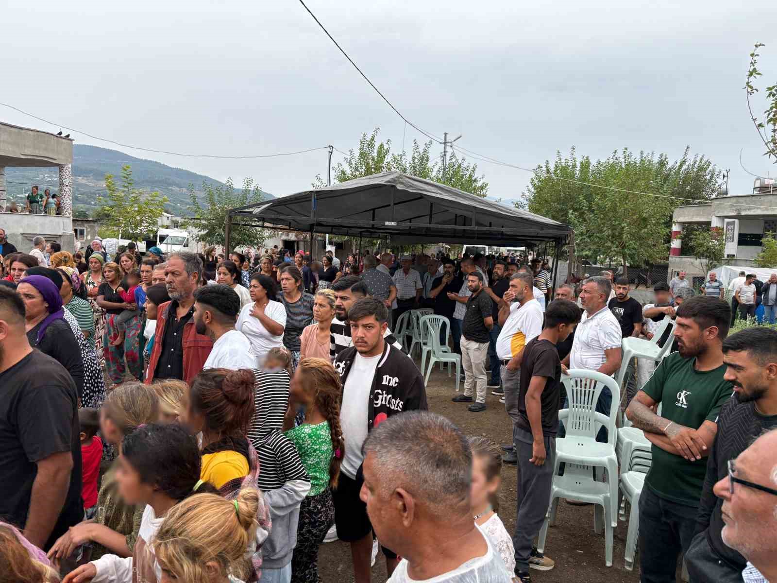 osmaniye-de-6-aylik-hamile-esini-doverek-oldurdugu-iddia-edilen-koca-tutuklandi