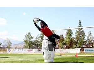 Kaleci İsmail Çipe’den Süper Vole