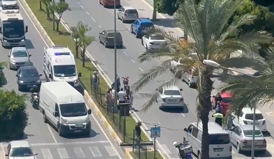 manavgat-ta-otomobil-ile-motosiklet-carpisti-1-yarali