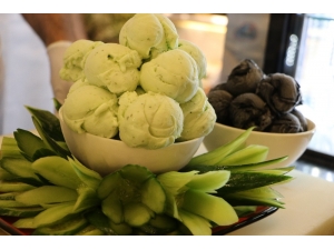 Kahramanmaraş’ta Salatalıklı Dondurma Üretildi