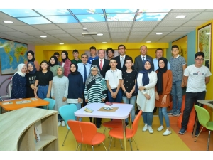 Bigadiç’te "Z-kütüphane" Açıldı