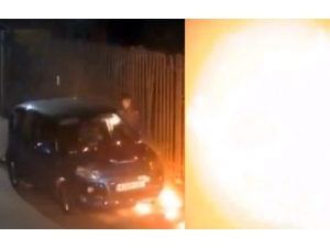 Londra’da Bir Araç Kundaklandı