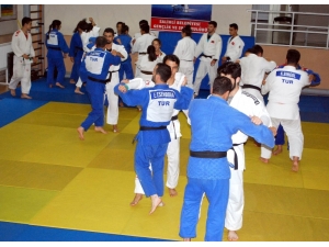 İşitme Engelli Judocular Avrupa Şampiyonası’na Manisa’da Hazırlanıyor