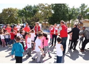 Anaokulu Ve Birinci Sınıf Öğrencilerine Okulu Sevdirecek Etkinlikler Yapıldı