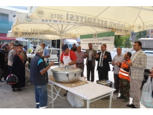 İnönü Belediyesi’nden Aşure İkramı