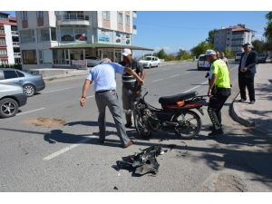 Sivas’ta Trafik Kazası: 2 Yaralı