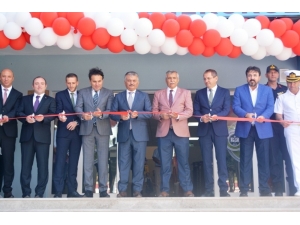 Ayvalık’ta Vali Yazıcı’dan Sakarya İlkoku’nun Yeni Binasına Görkemli Açılış