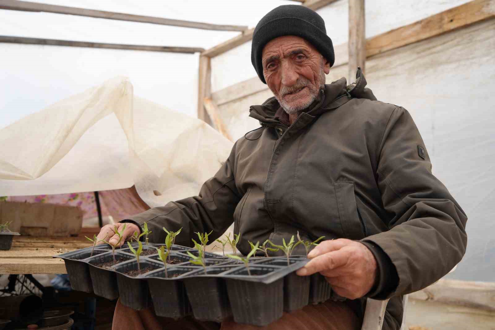 bayburtlu-ciftci-memleket-meselesi-gordugu-ata-tohumlarini-gelecek-kusaklar-icin-cogaltiyor