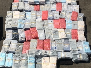 X-ray’a Sokulan Araçtan Kaçak Telefon Fışkırdı