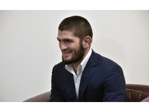 Putin, Müslüman Dövüşçü Nurmagomedov İle Bir Araya Geldi