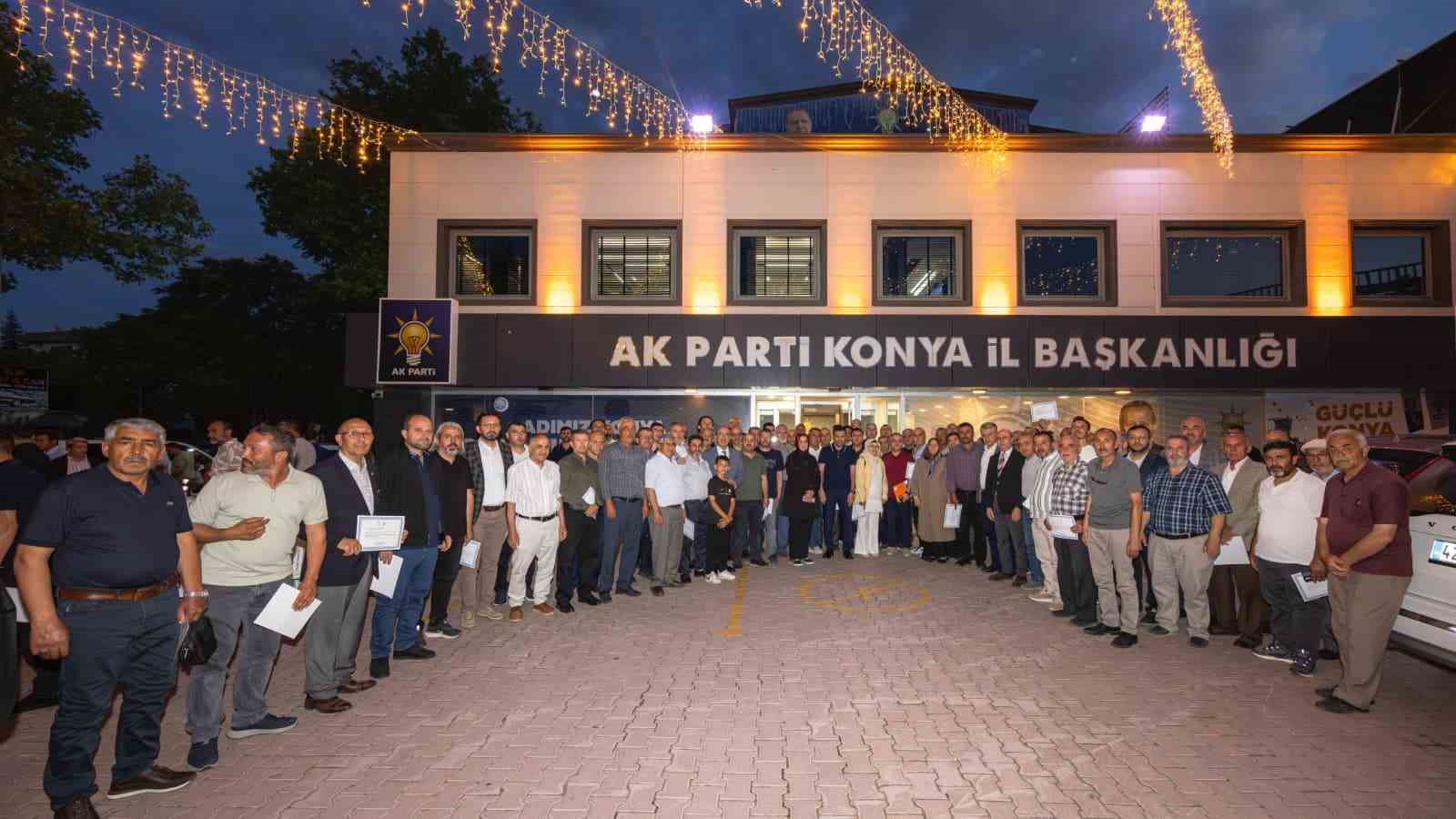 ak-parti-konya-da-merkez-ilce-mahalle-baskanlariyla-istisare-toplantisi