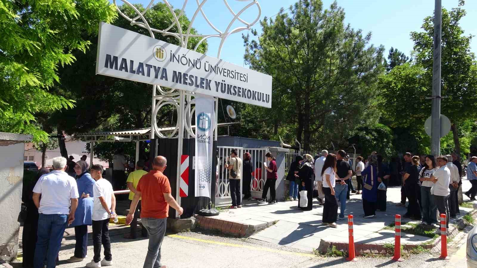 malatya-da-yks-heyecani-suruyor