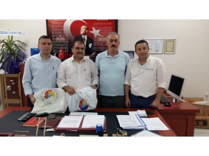 Tavşanlı Ticaret Ve Sanayi Odası’ndan Emetli Öğrencilere Giyim Yardımı