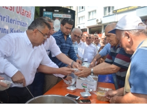 Ak Parti’den Aşure İkramı