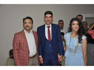 Engelli Çift Kursta Tanışıp Nişanlandı