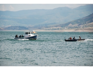 Gölde Kaybolan İşçiye 3. Günde Ulaşılamadı