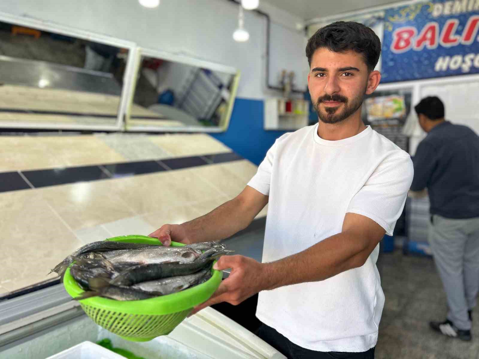 inci-kefali-tezgahlardaki-yerini-aldi