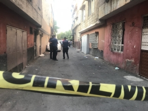 Küfür Tartışmasında Dayı Ve Yeğeni Ağır Yaralandı