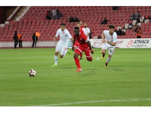 Tff 1. Lig: Balıkesirspor: 2 - Ümraniyespor: 0 (İlk Yarı Sonucu)