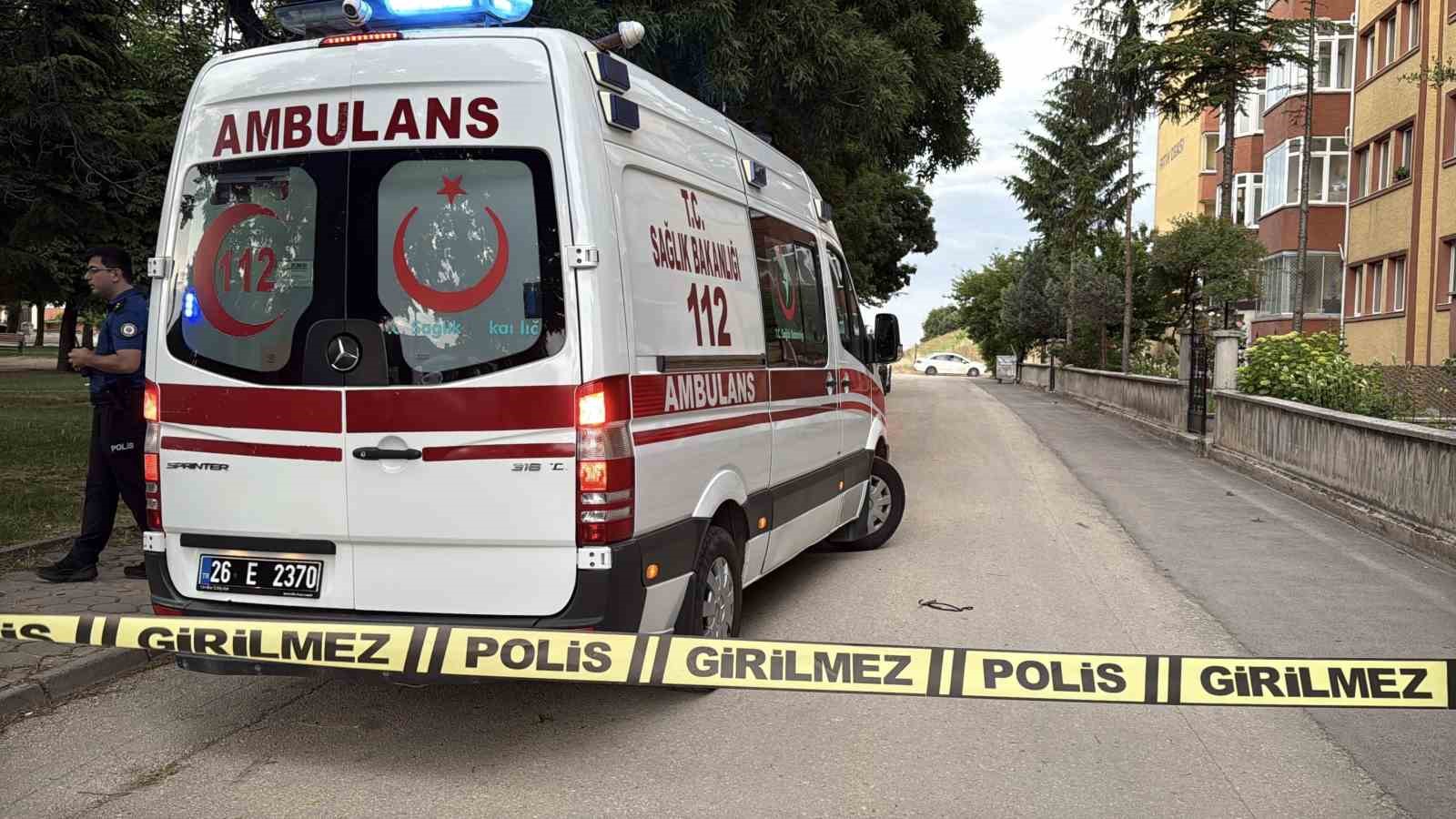 eskisehir-de-kiz-arkadas-kavgasi-1-yarali
