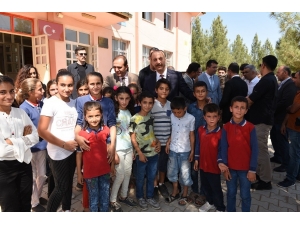 Vali Erin Ceylanpınar’da Öğrencilerle Buluştu