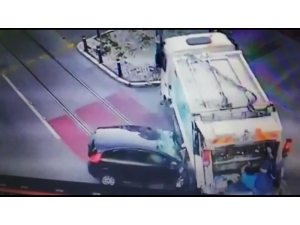 İzmir’de 2 Kişinin Öldüğü Feci Kaza Kamerada