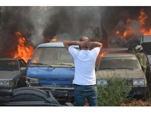 Bursa’da Yed-i Emin Deposunda Büyük Yangın