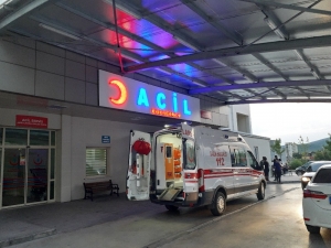 4 Yaşındaki Çocuk Tüfekten Çıkan Saçma İle Yaralandı