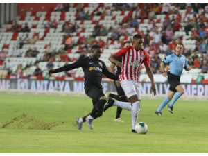 Süper Lig: Antalyaspor: 1 - İstikbal Mobilya Kayserispor: 1 (İlk Yarı)