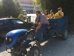 Öğrenciler Okula Servis Yerine Patpat İle Gidiyor