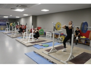 Avrupa Şampiyonası’nda Türkiye’yi Temsil Edebilmek İçin Ter Döküyorlar