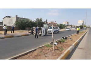 Hafif Ticari Araç Takla Attı: 2 Yaralı