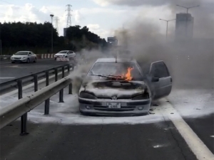 Tem Otoyolu’nda Otomobil Alev Alev Yandı