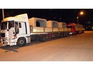 Suriye Sınırına Beton Blok Sevkiyatı
