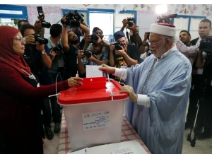Tunus’ta Halk Cumhurbaşkanı Seçimi İçin Sandık Başında