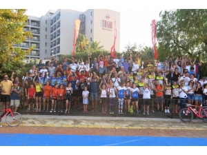 Kuşadası Triatlonu Devam Ediyor