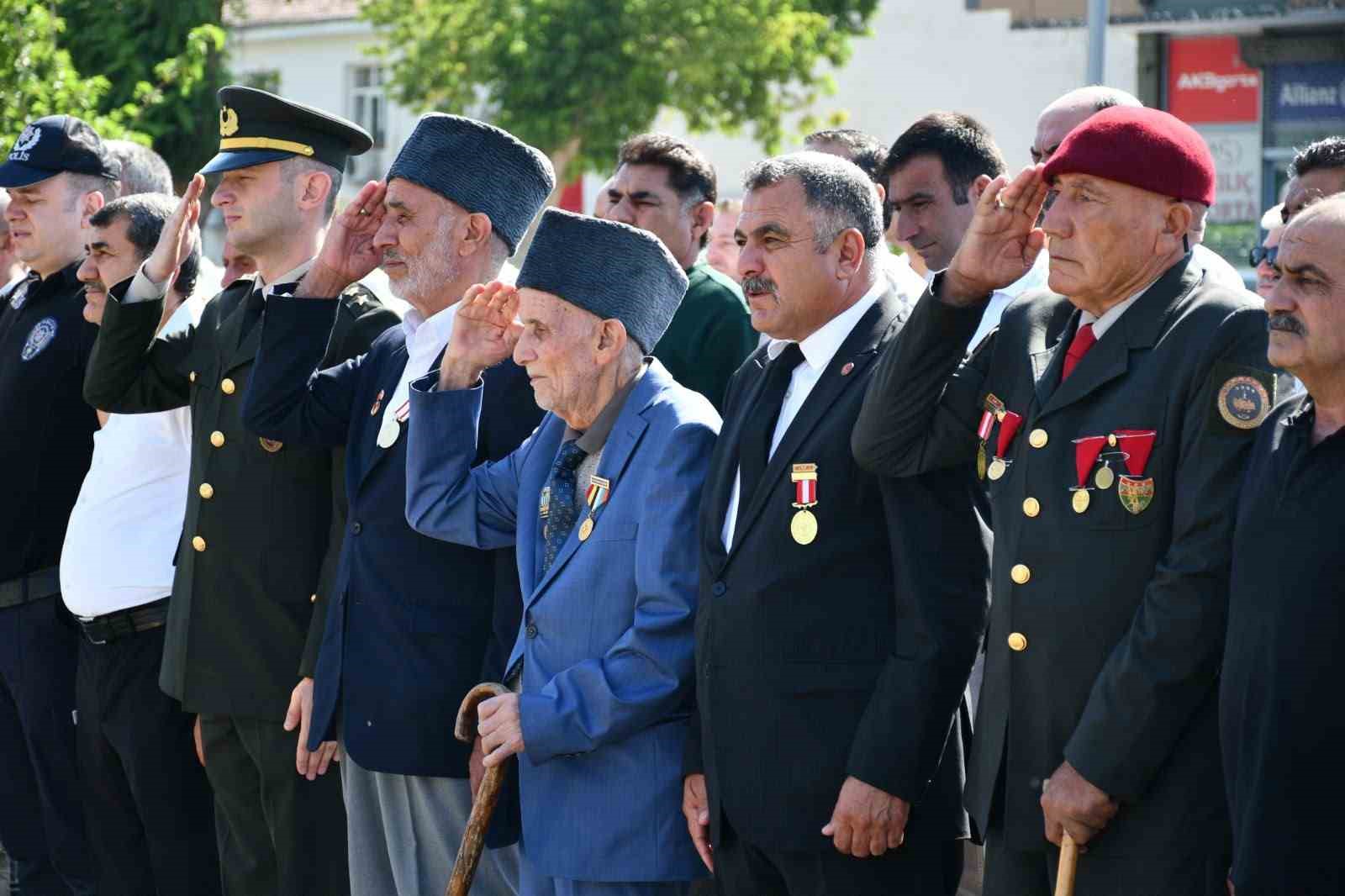 birecik-in-kurtulusunun-106-yil-donumu-15-temmuz-meydani-nda-duzenlenen-torenle-kutlandi