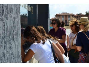 Hem Okullarından, Hem Paralarından Oldular