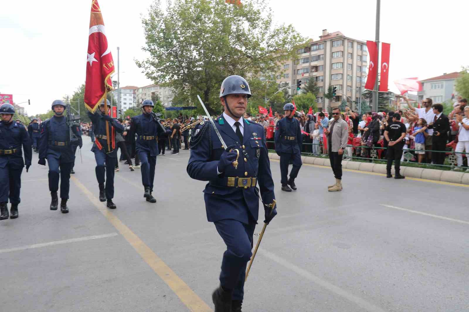eskisehir-de-zafer-bayrami-torenlerle-kutlandi