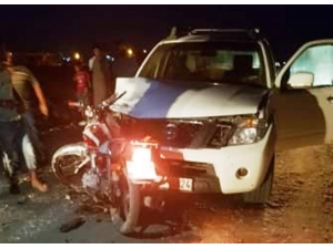 Kamyonet İle Motosiklet Çarpıştı: 2 Yaralı