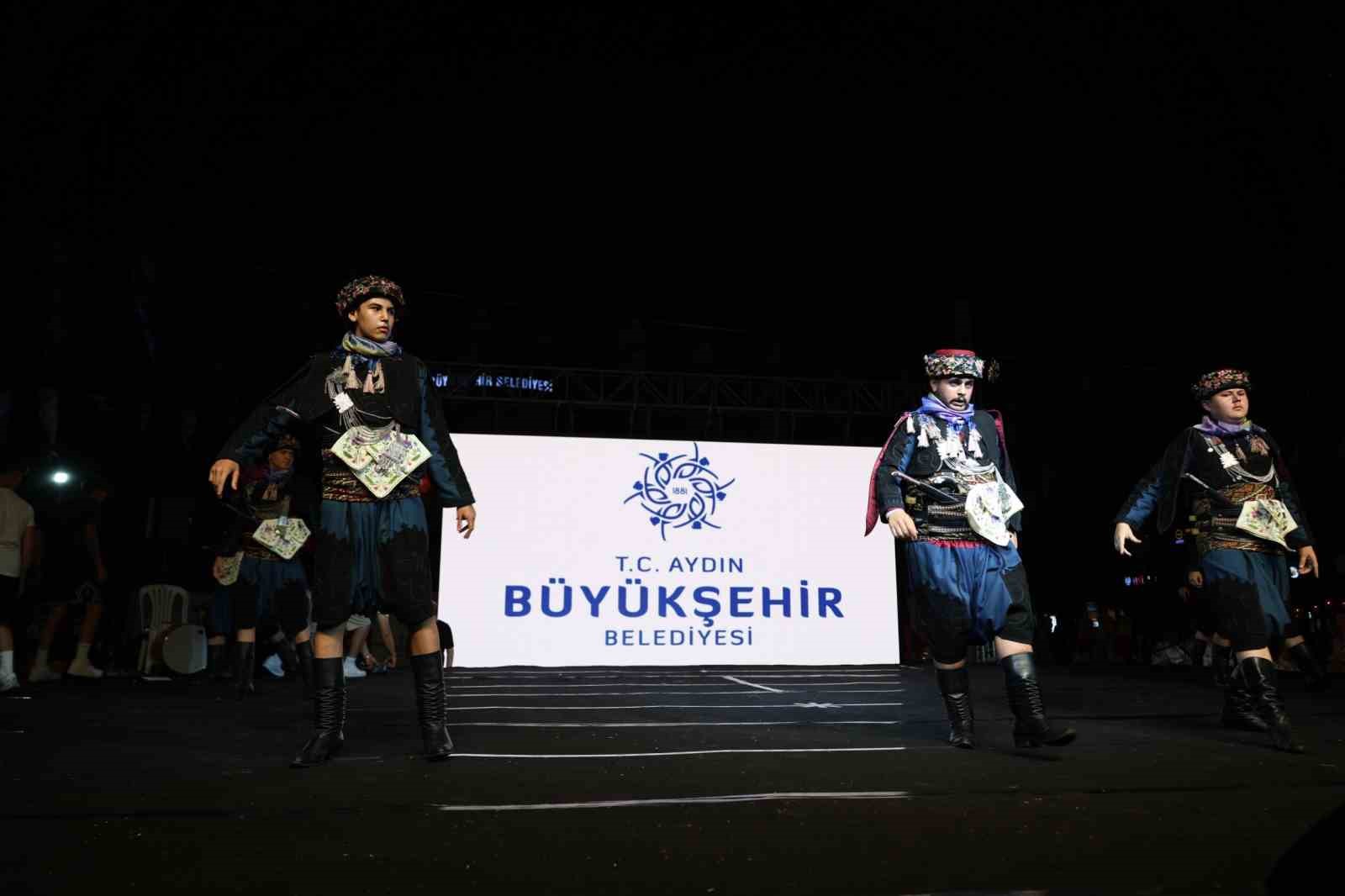 aydin-buyuksehir-belediyesi-konservatuvari-ndan-yil-sonu-gosterisi
