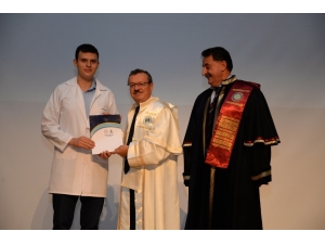 Hekim Adayları Beyaz Önlüklerini Giydi