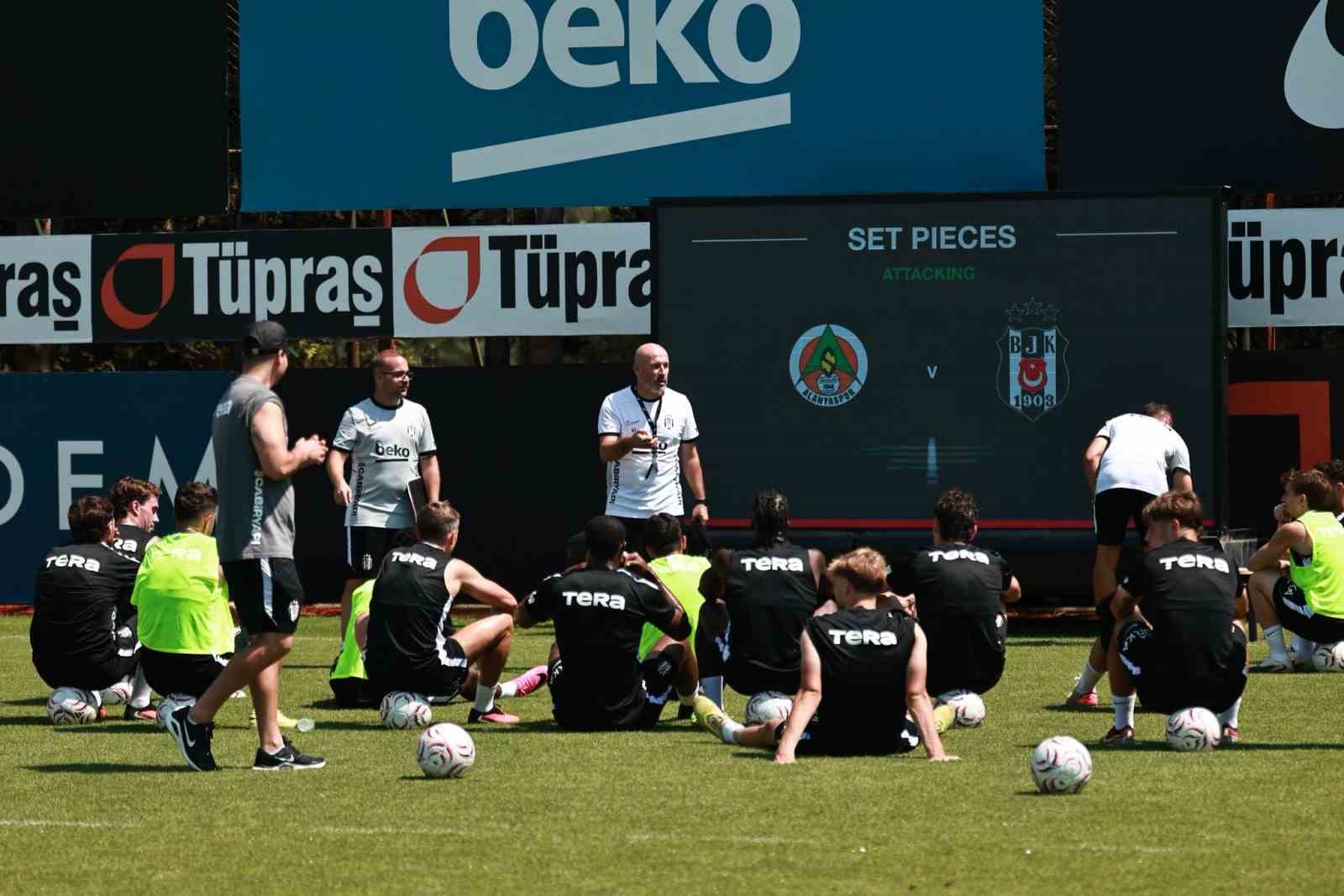 besiktas-corendon-alanyaspor-maci-hazirliklarini-tamamladi