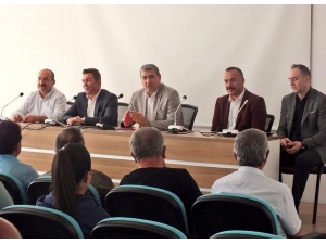 Müdür Erdoğan Tunç, Antrenörlerle Toplantı Yaptı