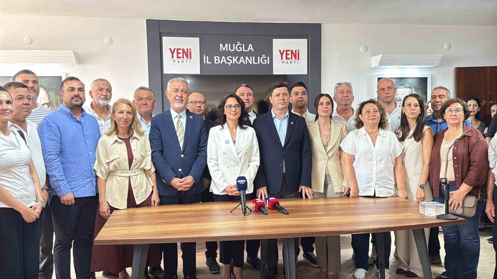 mentese-belediye-baskani-aras-yeni-parti-ye-gecti