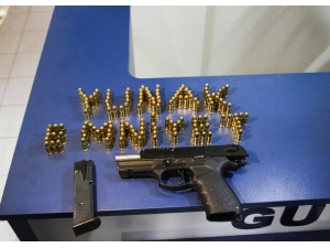 Polis Uygulamasında Silah Ve Mermi Ele Geçirildi