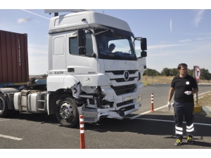 Tekirdağ’da Tır İle Otomobil Çarpıştı: 1 Yaralı